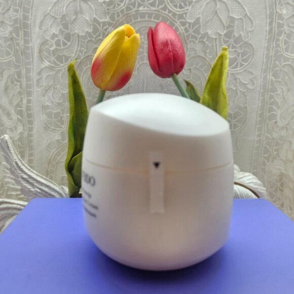 Shiseido Essential Energy Moisturizing Gel Cream 1.7oz/50ml - Picture 3 of 3